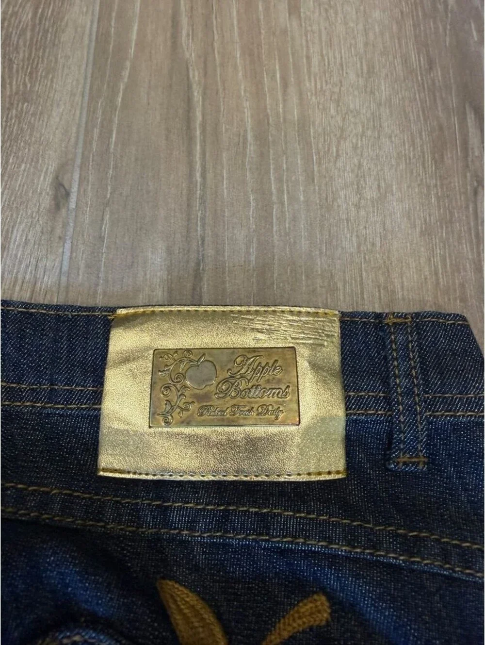 Apple Bottoms authentic apple